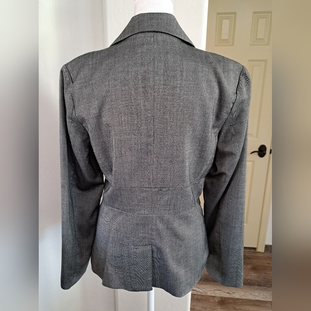 Trulli Elegant Gray Metallic Blazer with Belted Waist Pleated Pockets Size 8P - Picture 3 of 10